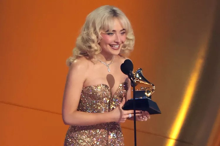 Sabrina Carpenter Wins Grammy